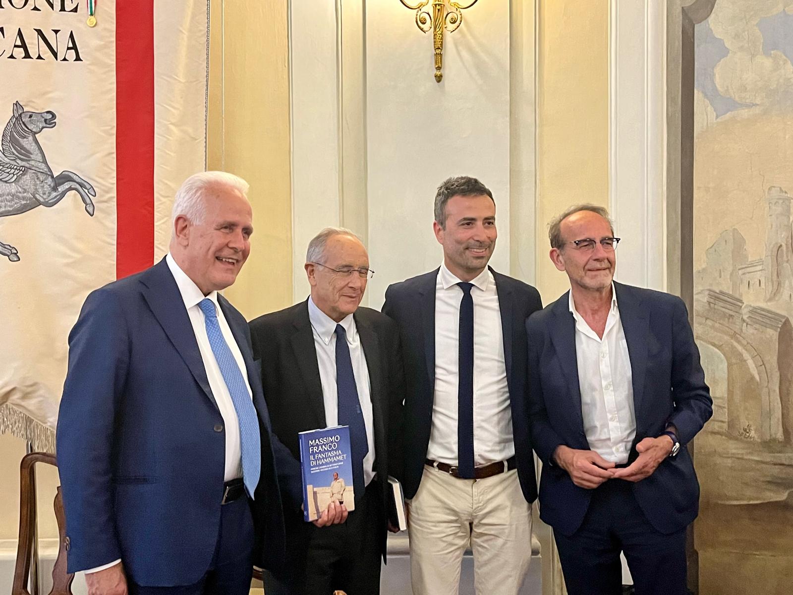 Luci ed ombre, una stagione politica raccontata da Massimo Franco