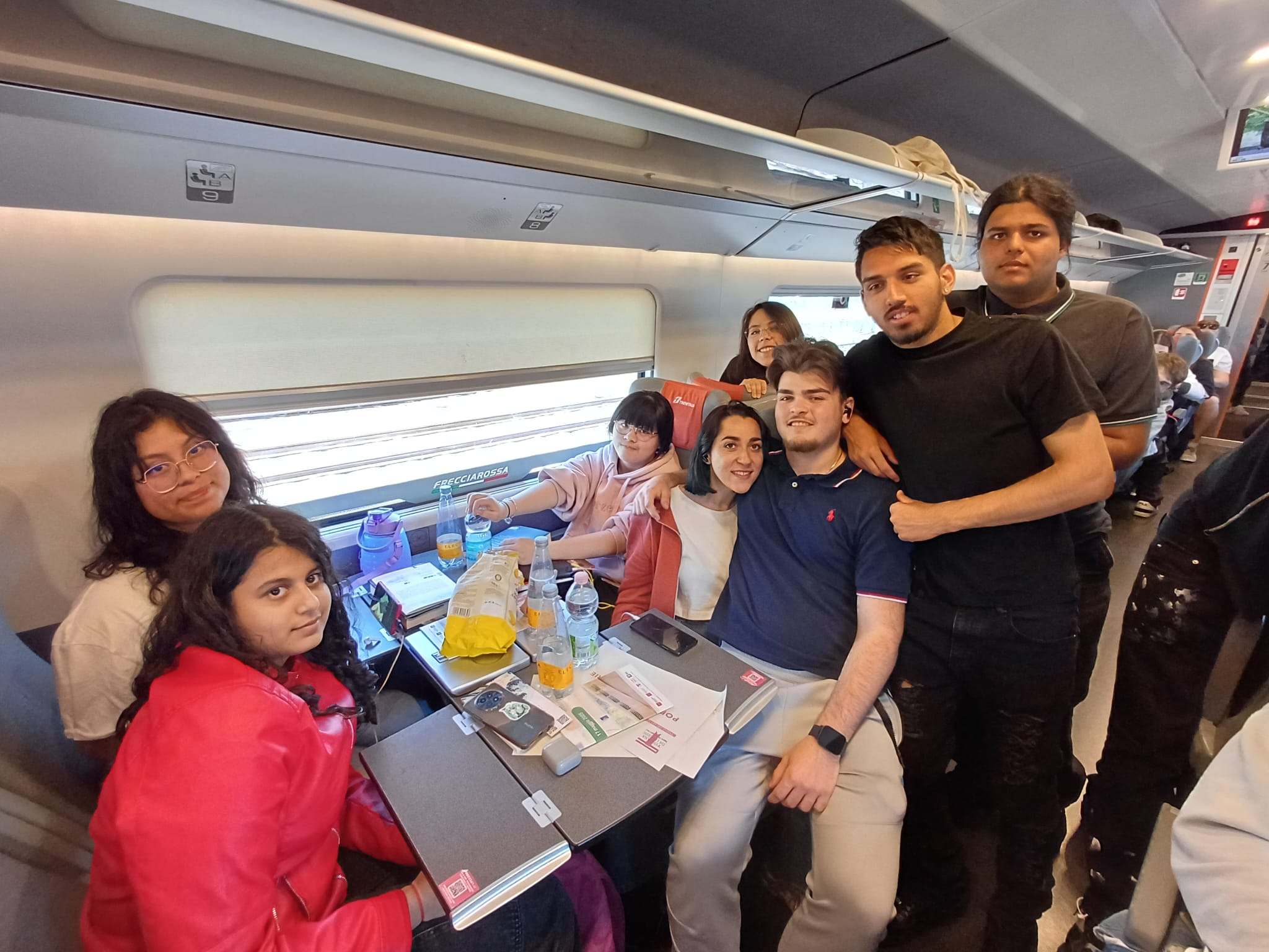 Treno dei Lettori: tanti giovani a bordo e c’è chi ha deciso di festeggiarci i suoi 18 anni